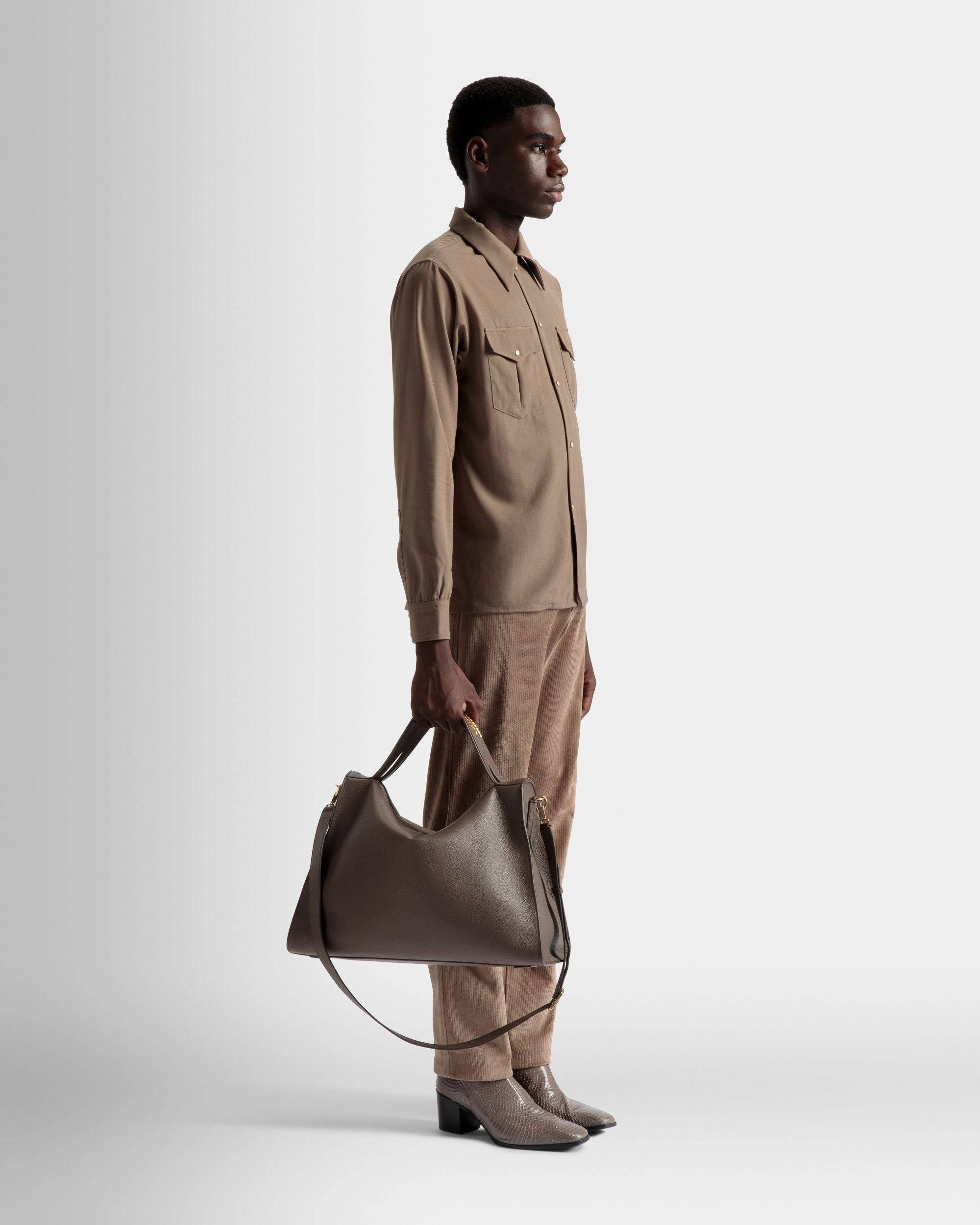 Arkle Soft Tote Bag | Men's Tote Bag |Grey Leather | Bally | On Model Front