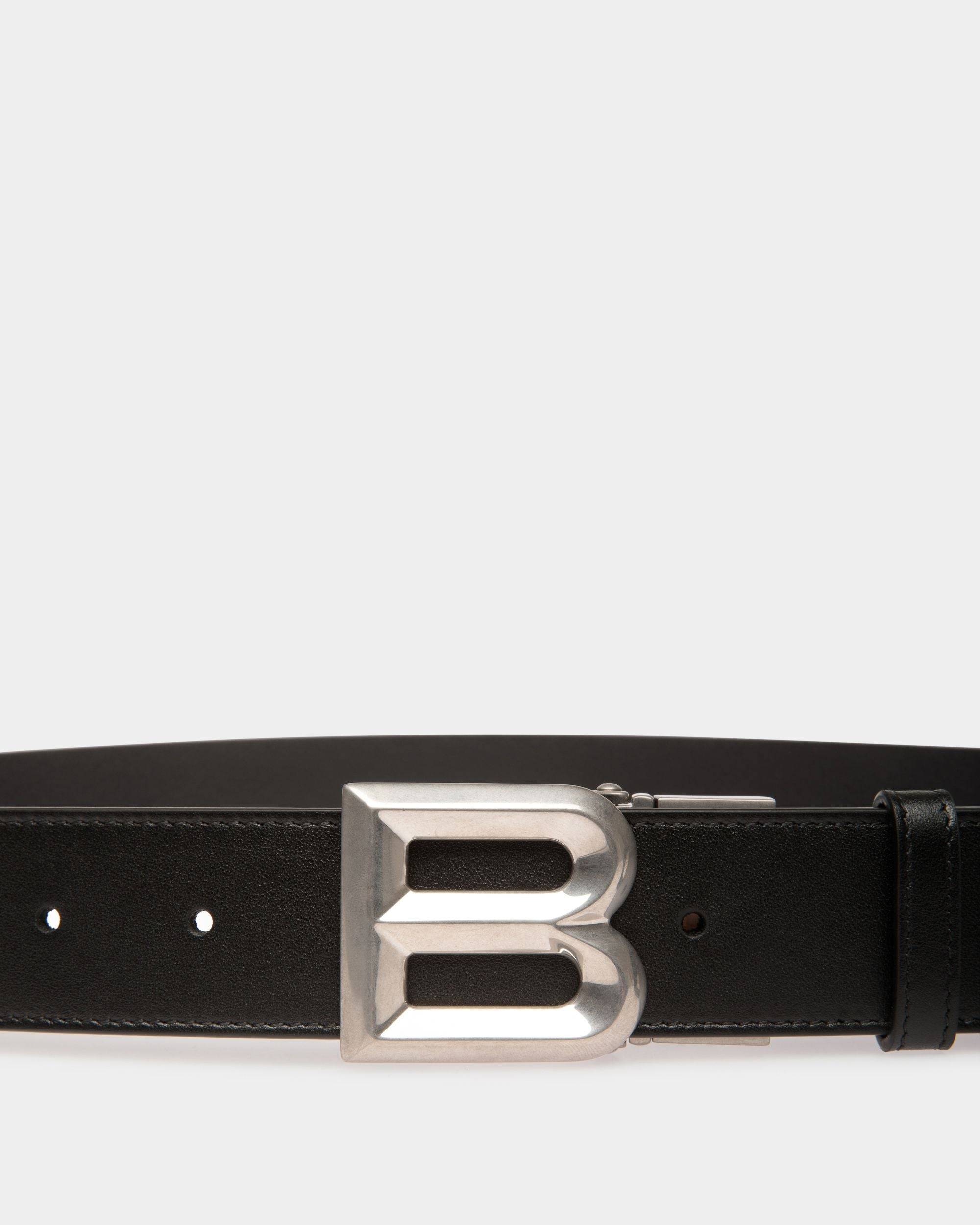 B Bold 35mm | Men's Reversible And Adjustable Belt in Black Leather | Bally | On Model Front