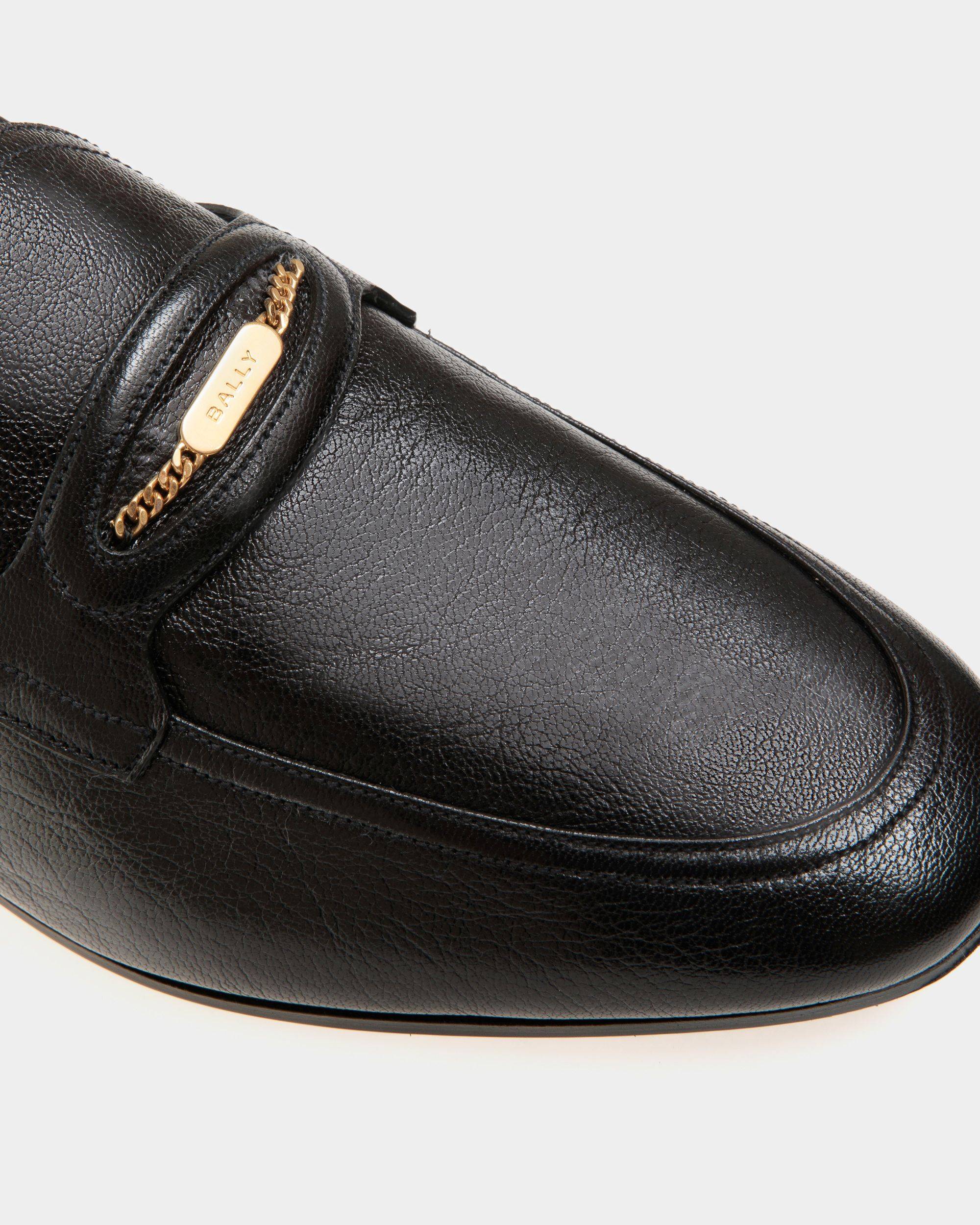 Plume | Men's Loafer in Black Grained Leather | Bally | Still Life Detail