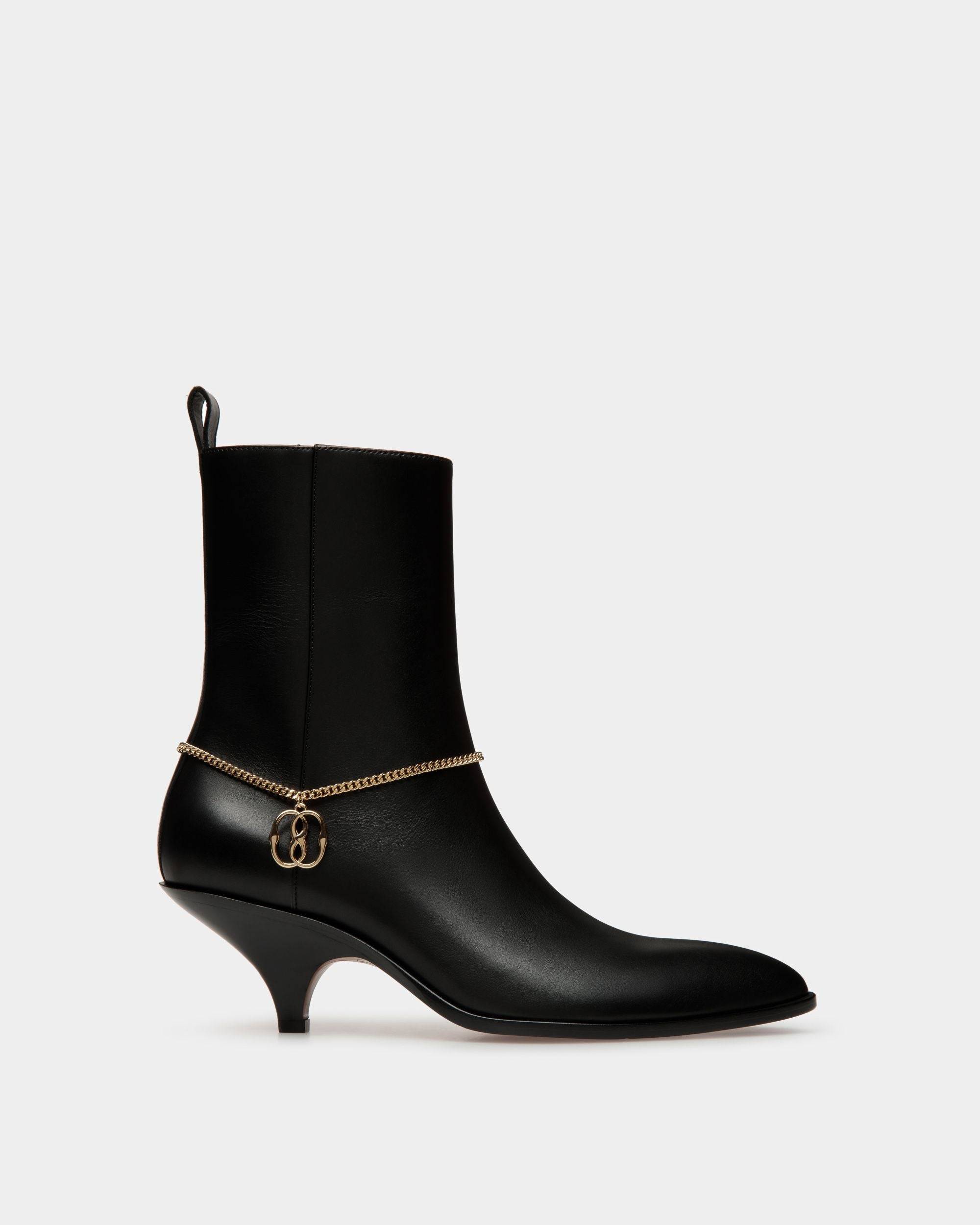 Laredo Booties In Black Leather