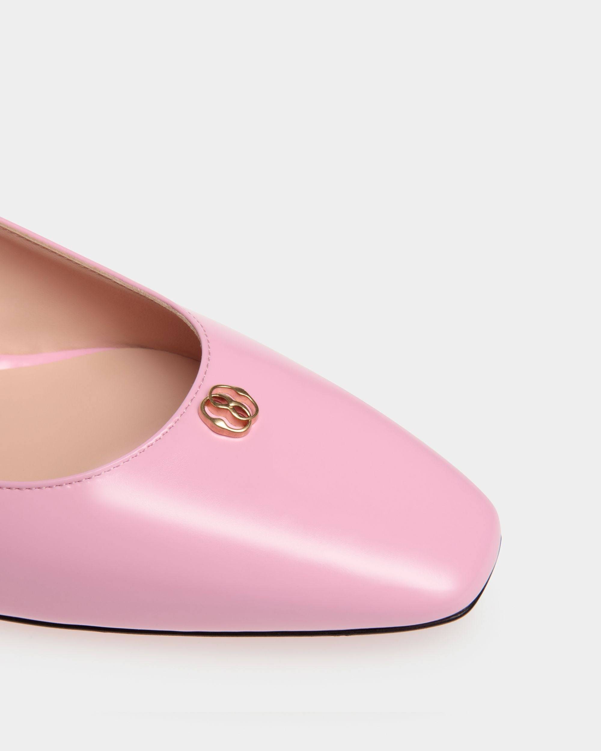 Sylt | Women's Slingback Pump in Pink Leather | Bally | Still Life Detail