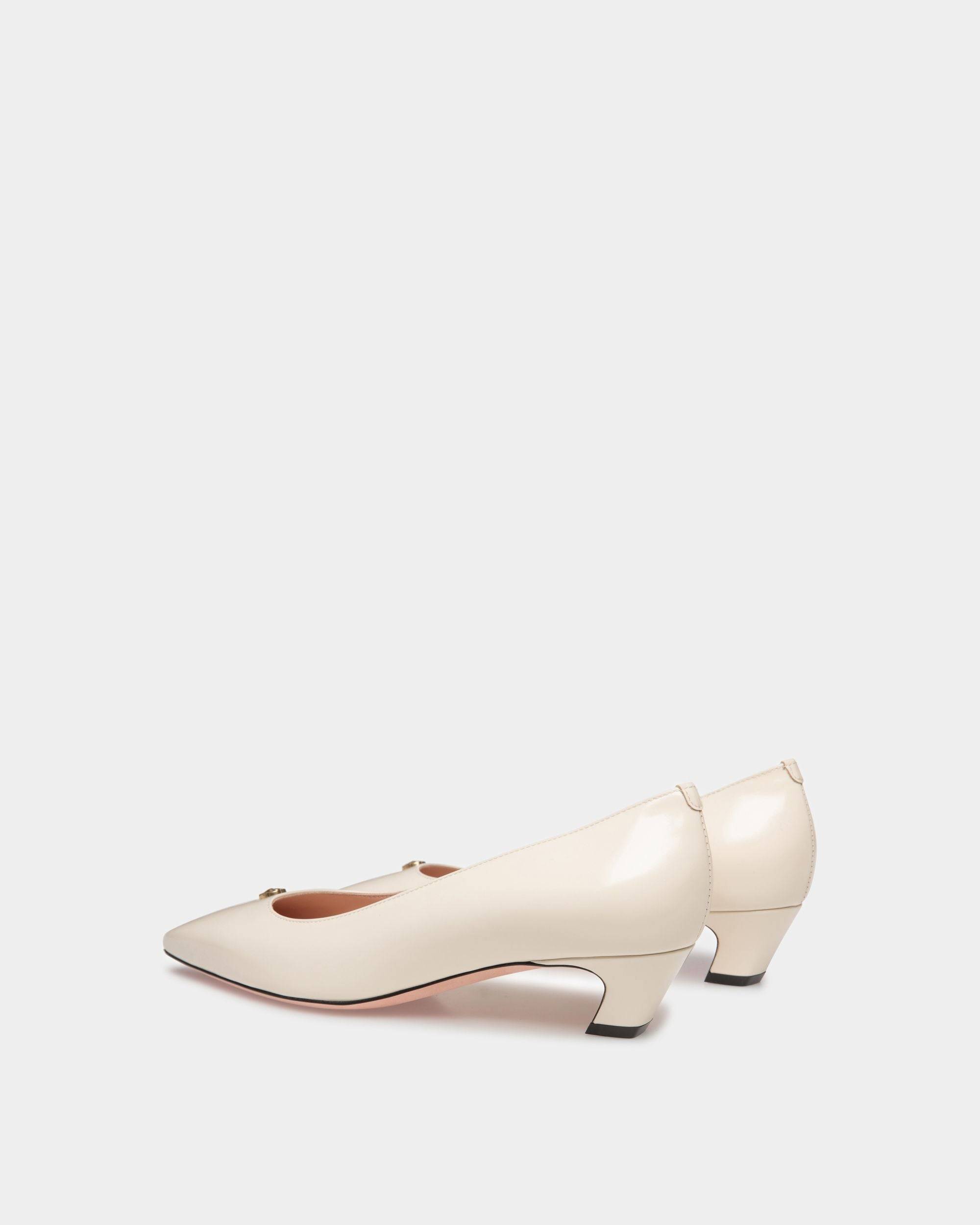 Sylt | Women's Pump in White Leather | Bally | Still Life 3/4 Back