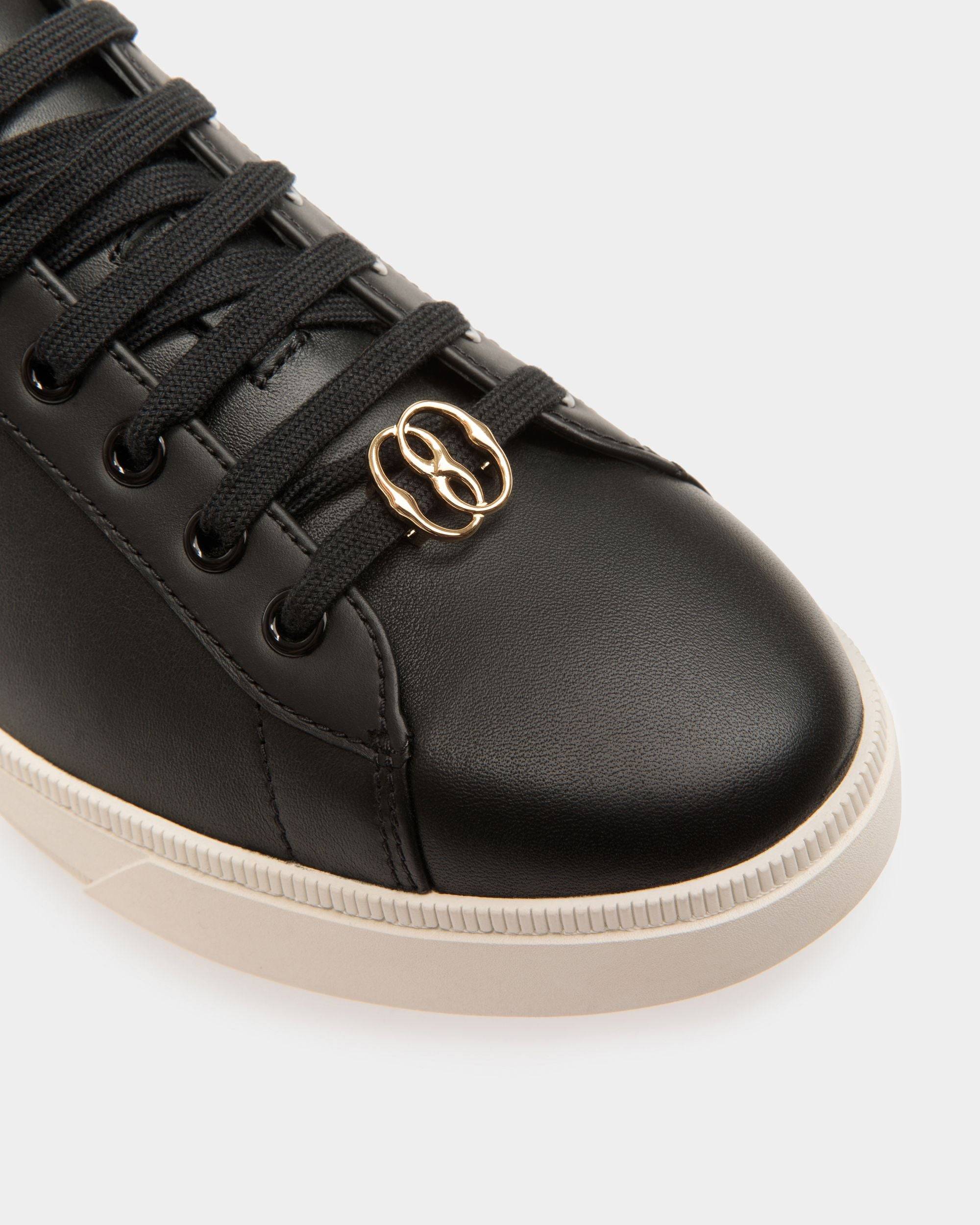 Ryver | Sneaker für Herren | Schwarzes und weißes Leder | Bally | Still Life Detail