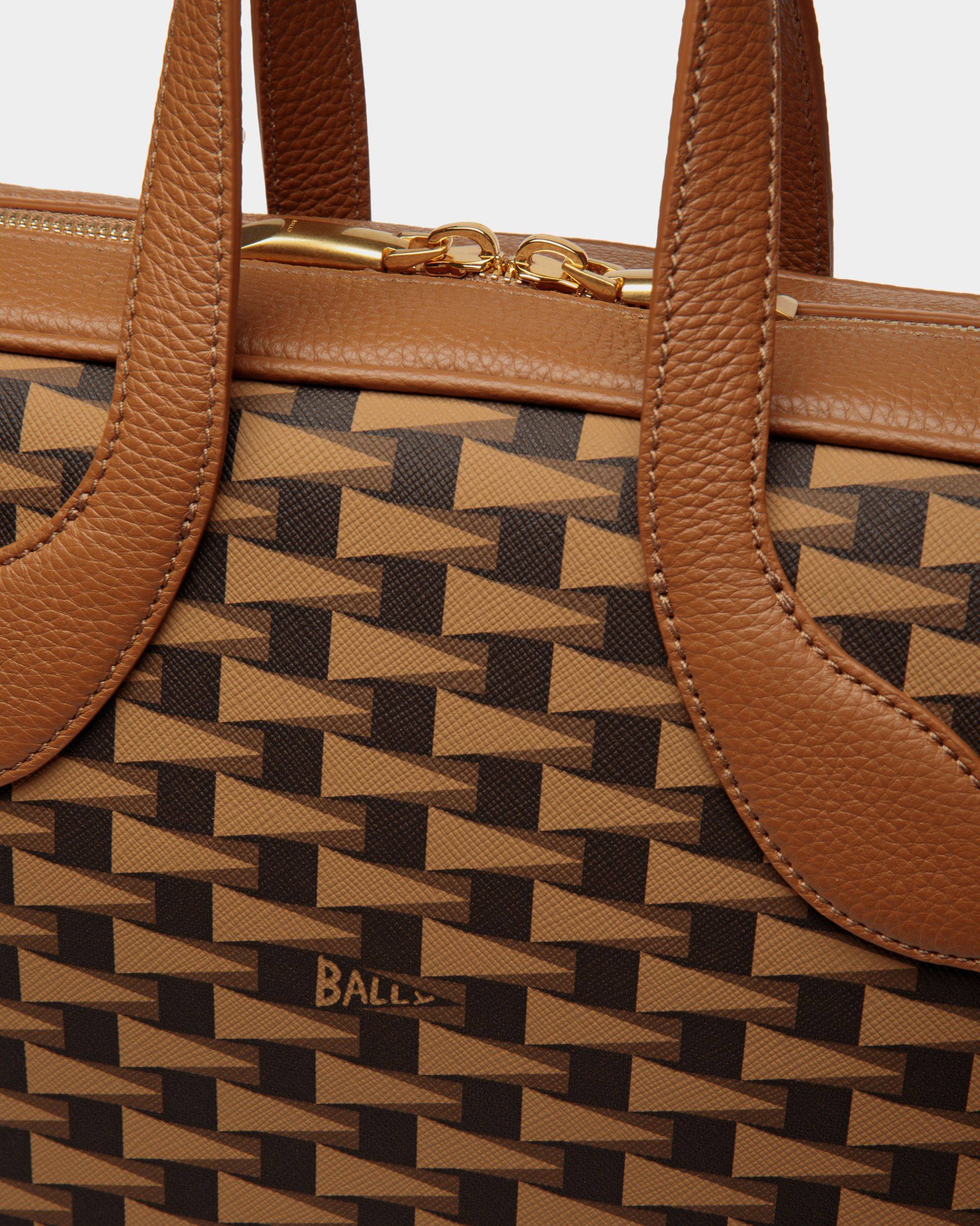 Easy Brief | Men's Business Bag | Desert Leather And TPU | Bally | Still Life Detail