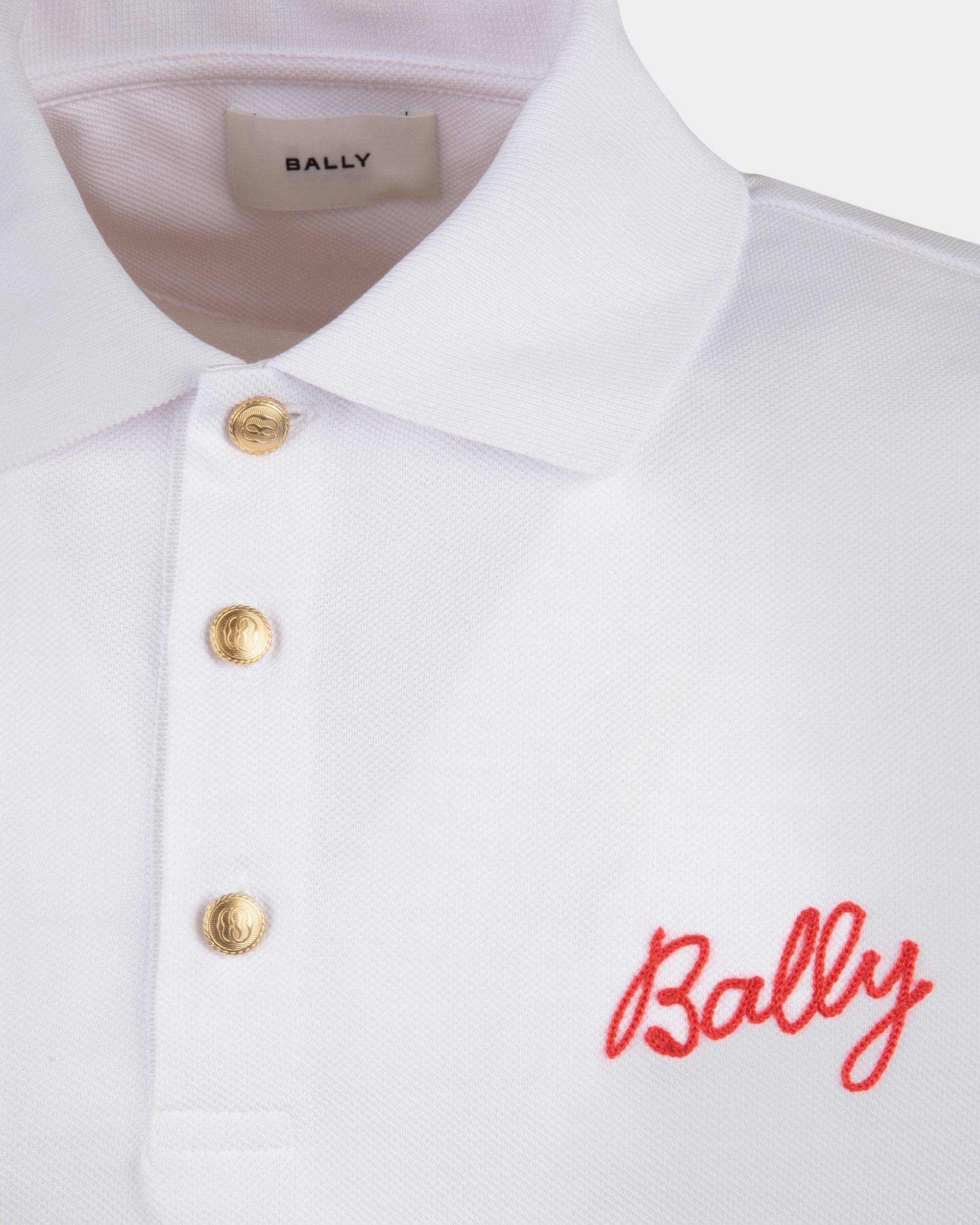 Poloshirt für Herren aus weißer Baumwolle | Bally | Model getragen Detail