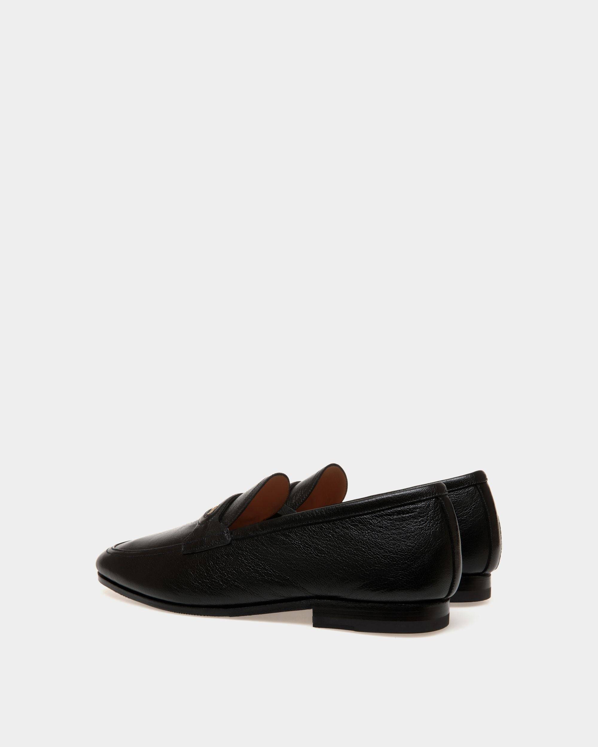 Plume | Loafers für Herren aus genarbtem Leder in Schwarz | Bally | Still Life 3/4 Rückseite