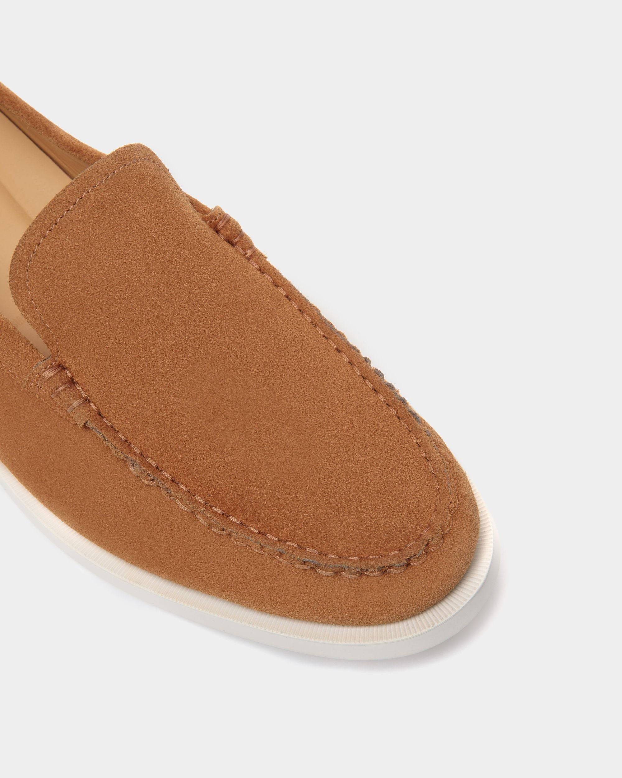 Nelson | Loafers für Herren aus Veloursleder in Braun | Bally | Still Life Detail