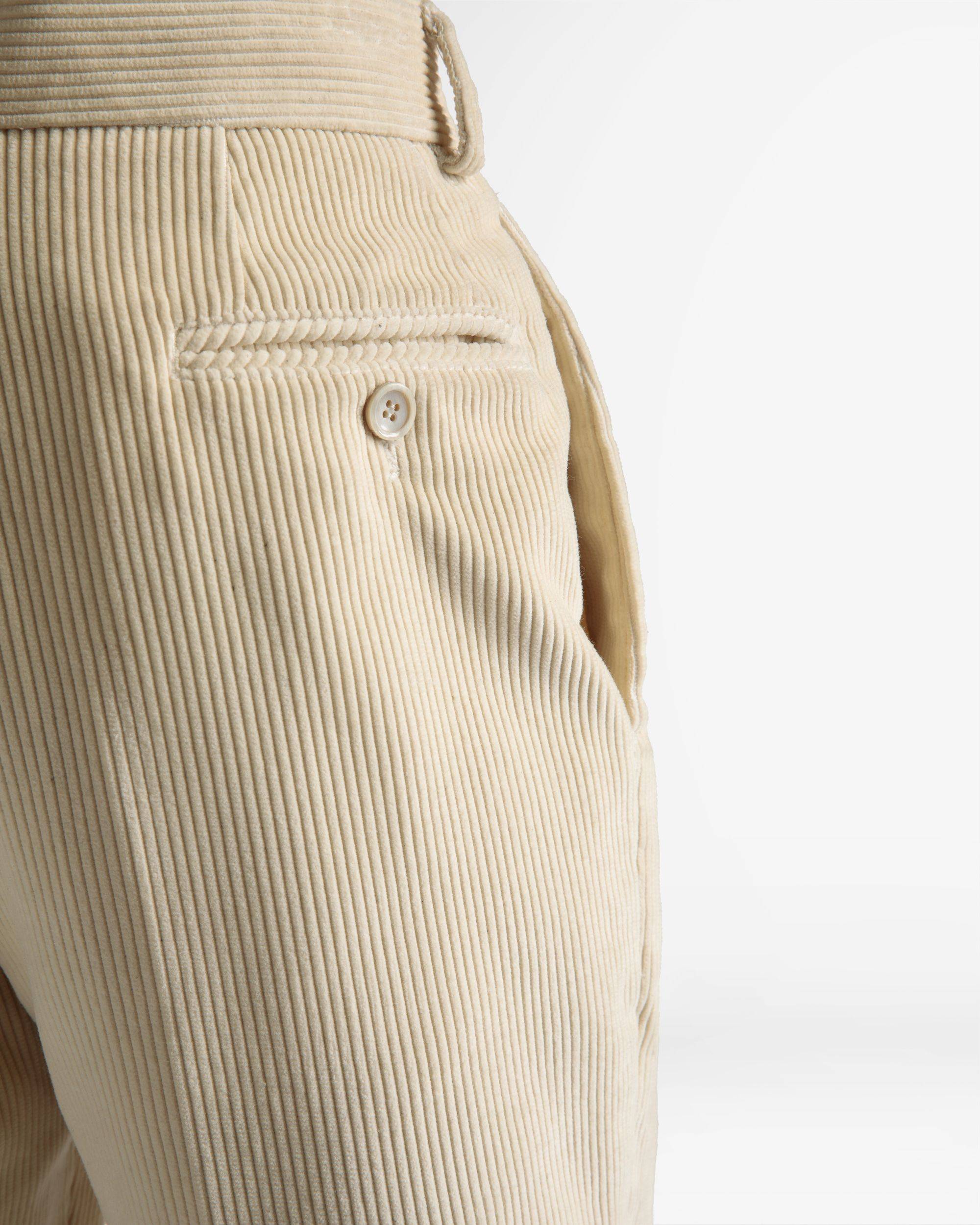 Formelle Hose mit geradem Bein | Hose für Herren | Wolle in Elfenbein | Bally | Model getragen Detail