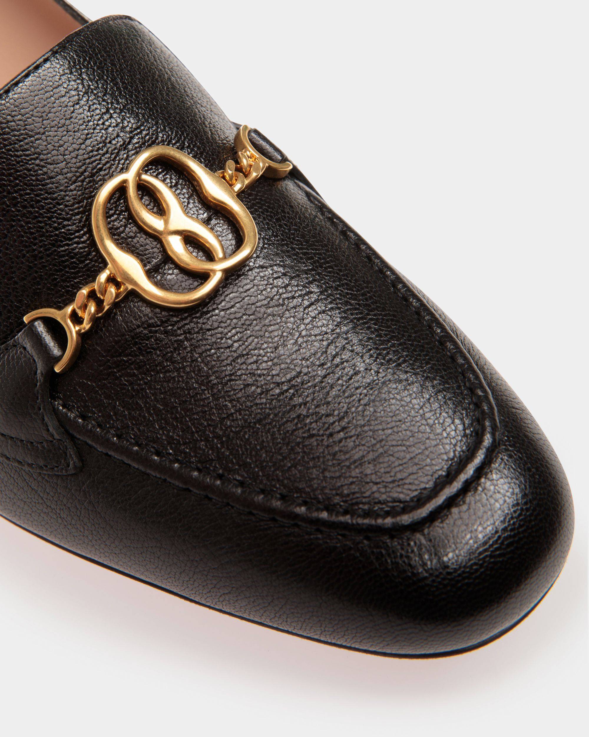Women's Emblem Pumps In Black Leather | Bally
